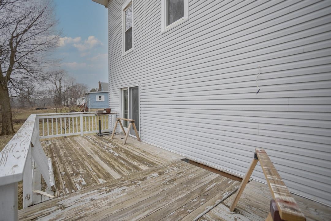 1431 Highway 75 Freeport, IL 61032 - Photo 7 of 34 a view of deck and patio