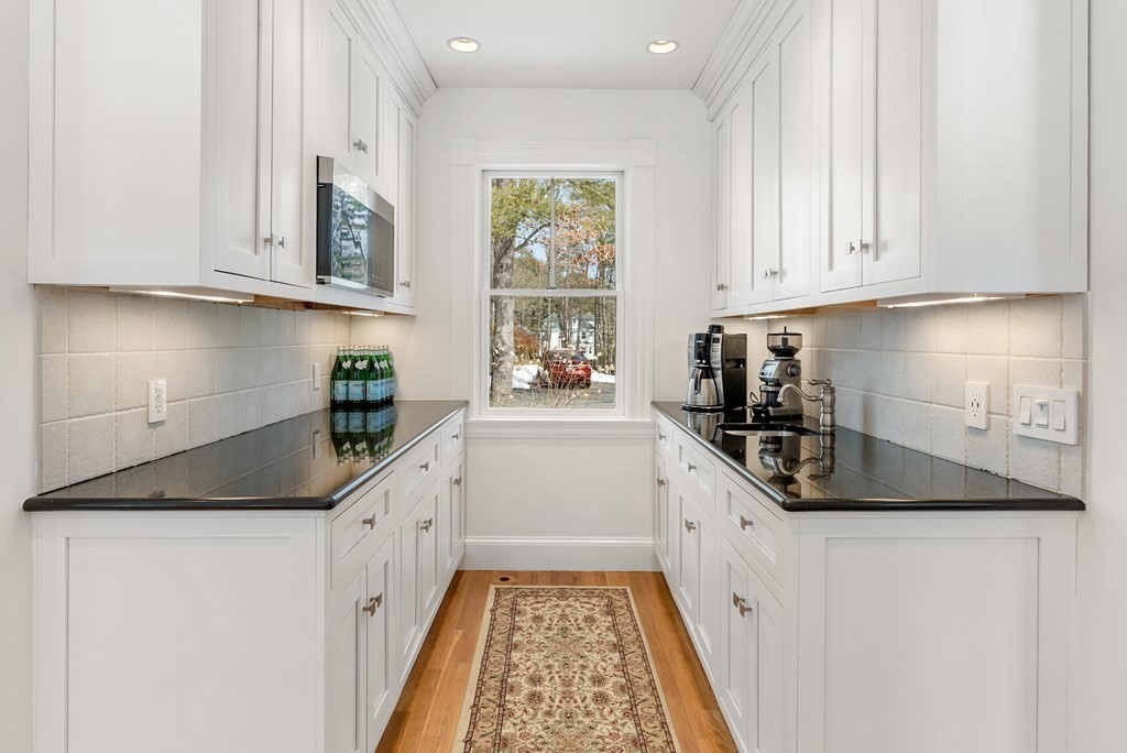 24 Silver Hill Road Weston, MA 02493 - Photo 7 of 26 Gallery Image 7