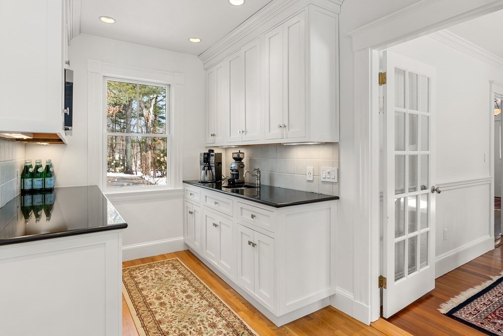 24 Silver Hill Road Weston, MA 02493 - Photo 8 of 26 Gallery Image 8