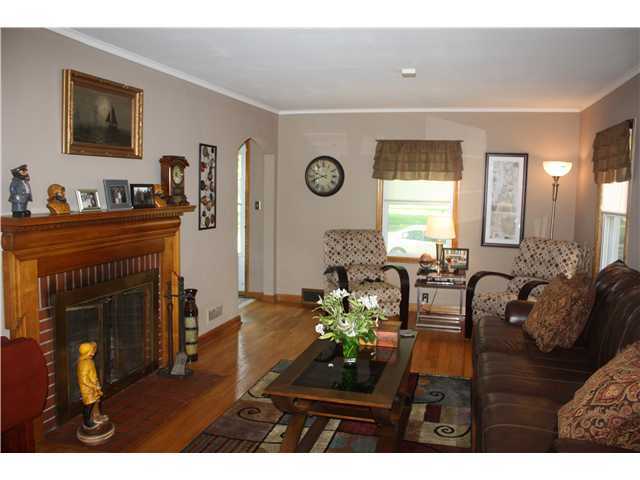 556 East Torrence Road Columbus, OH 43214 - Photo 2 of 13 Gallery Image 2