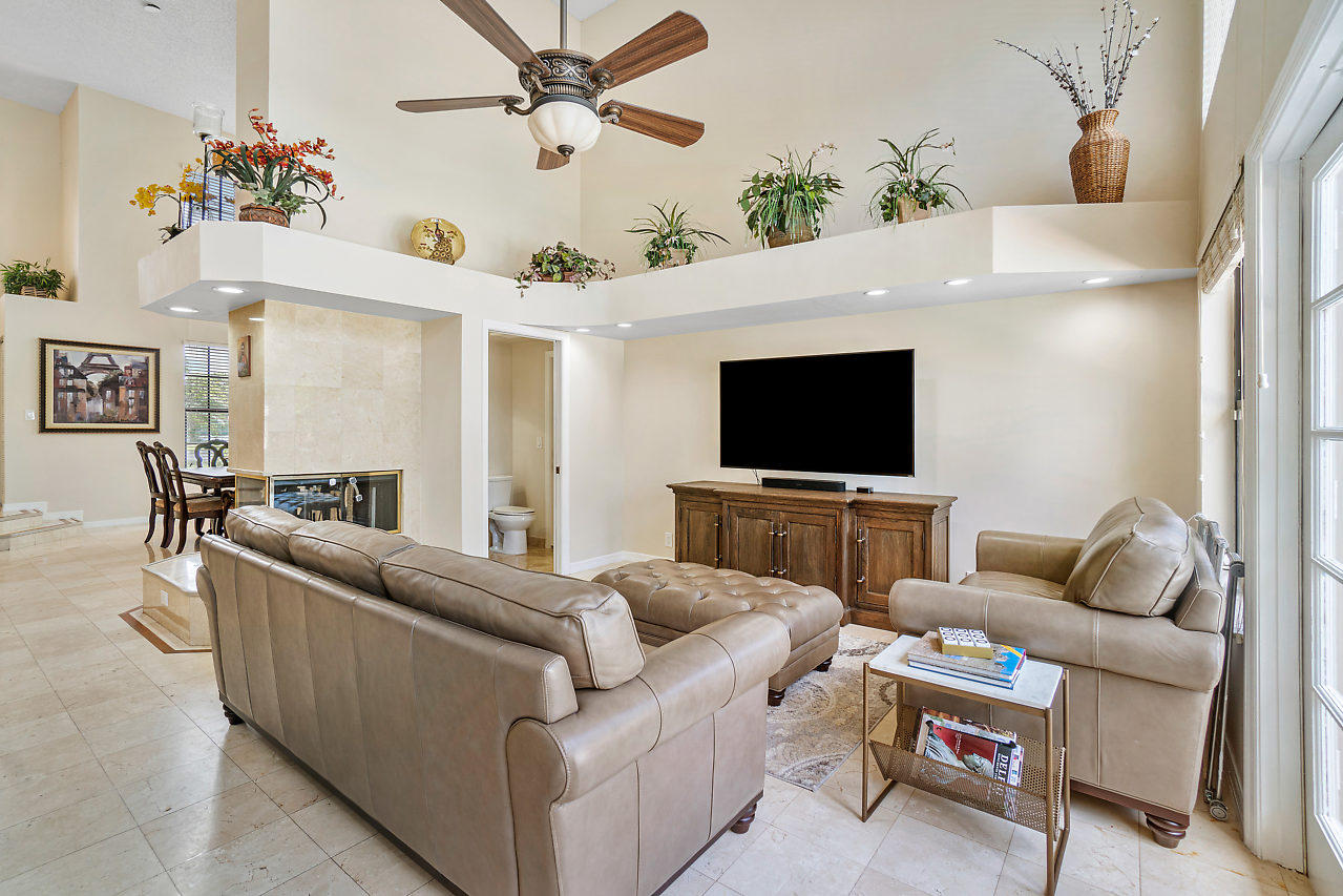 23149 Boca Club Colony Circle Boca Raton, FL 33433 - Photo 3 of 24 007-23149BocaClubColonyCir-BocaRaton-FL-