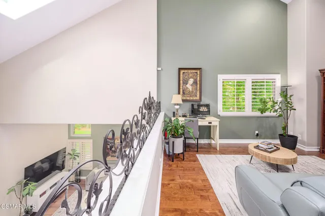 a view of a livingroom with furniture