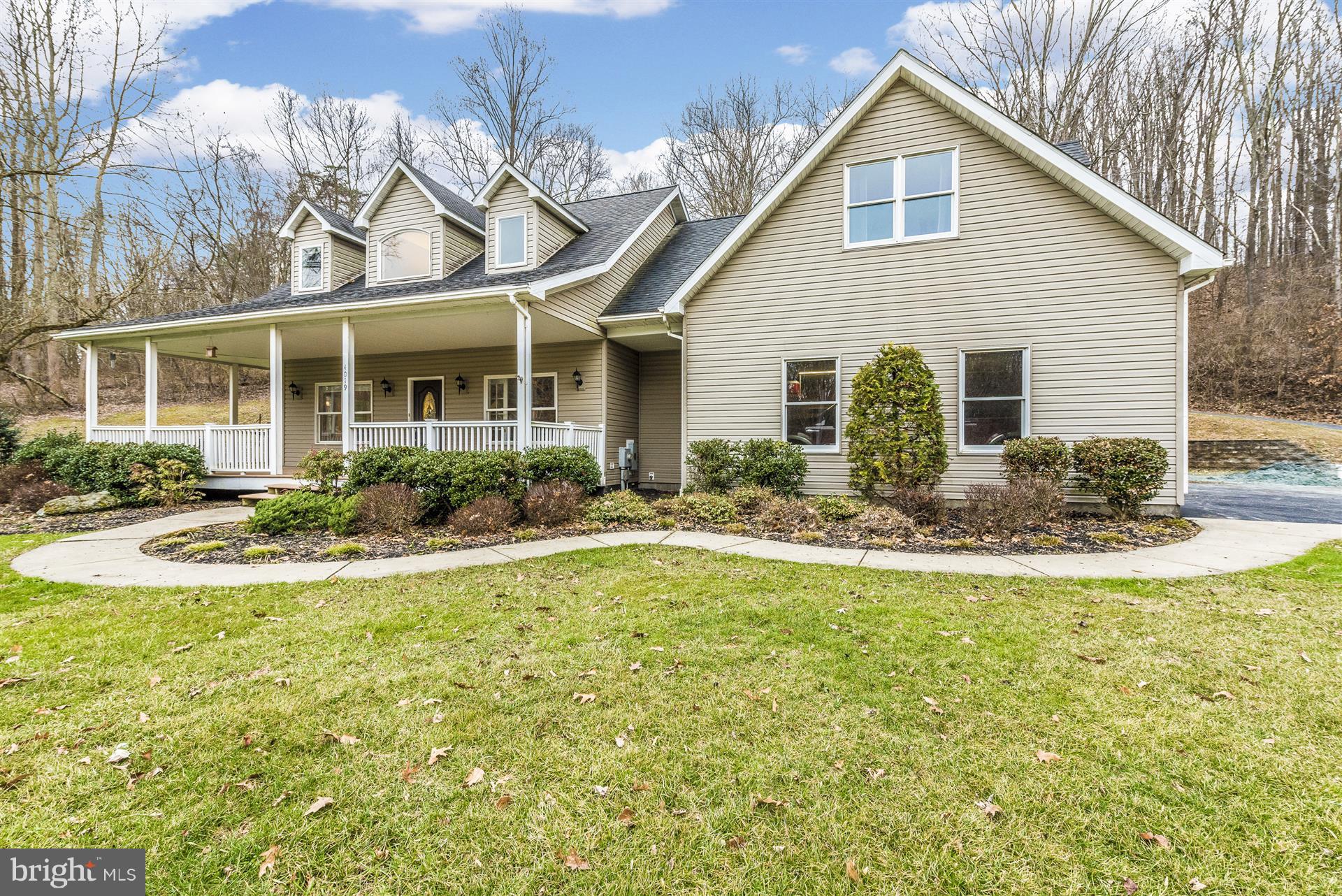 Large Custom Cape on 1.71 Acres