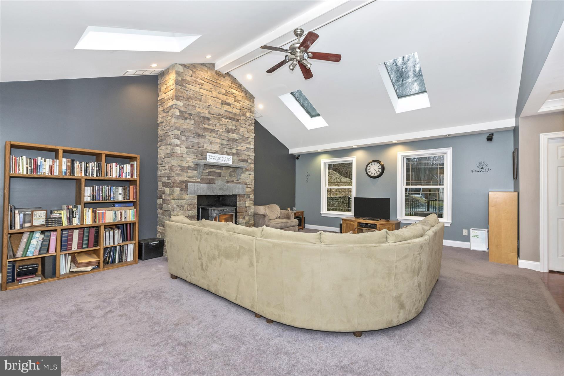4019 Harrisville Road Mount Airy, MD 21771 - Photo 15 of 30 Family Room