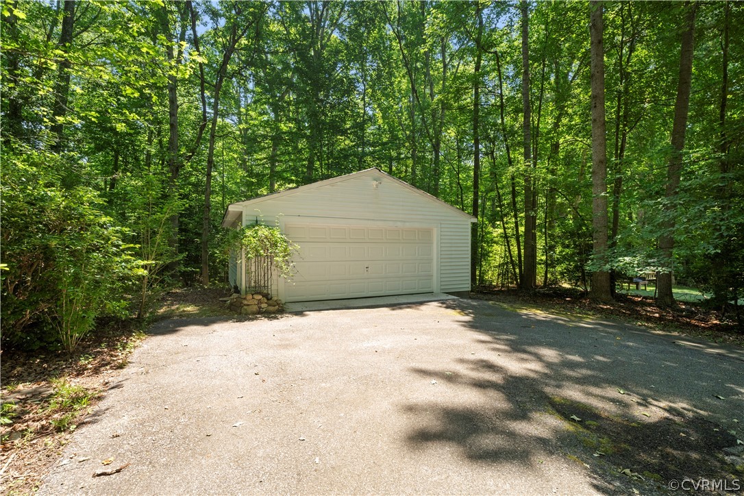 11931 Buckhorn Road Chesterfield, VA 23838 - Photo 6 of 35 Gallery Image 6