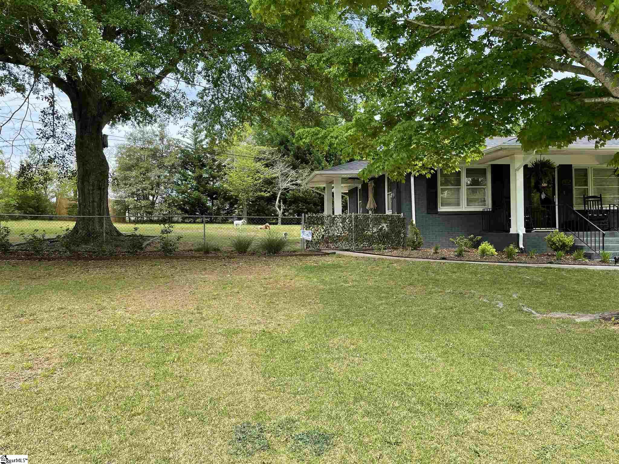 735 Bridwell Road Travelers Rest, SC 29690 - Photo 4 of 36 Gallery Image 4
