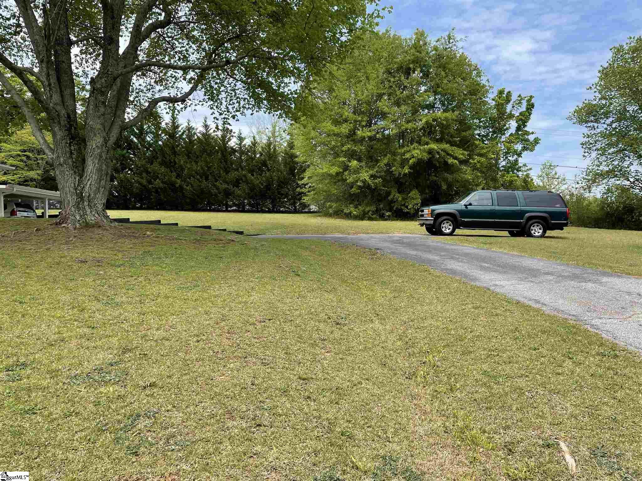 735 Bridwell Road Travelers Rest, SC 29690 - Photo 7 of 36 Gallery Image 7