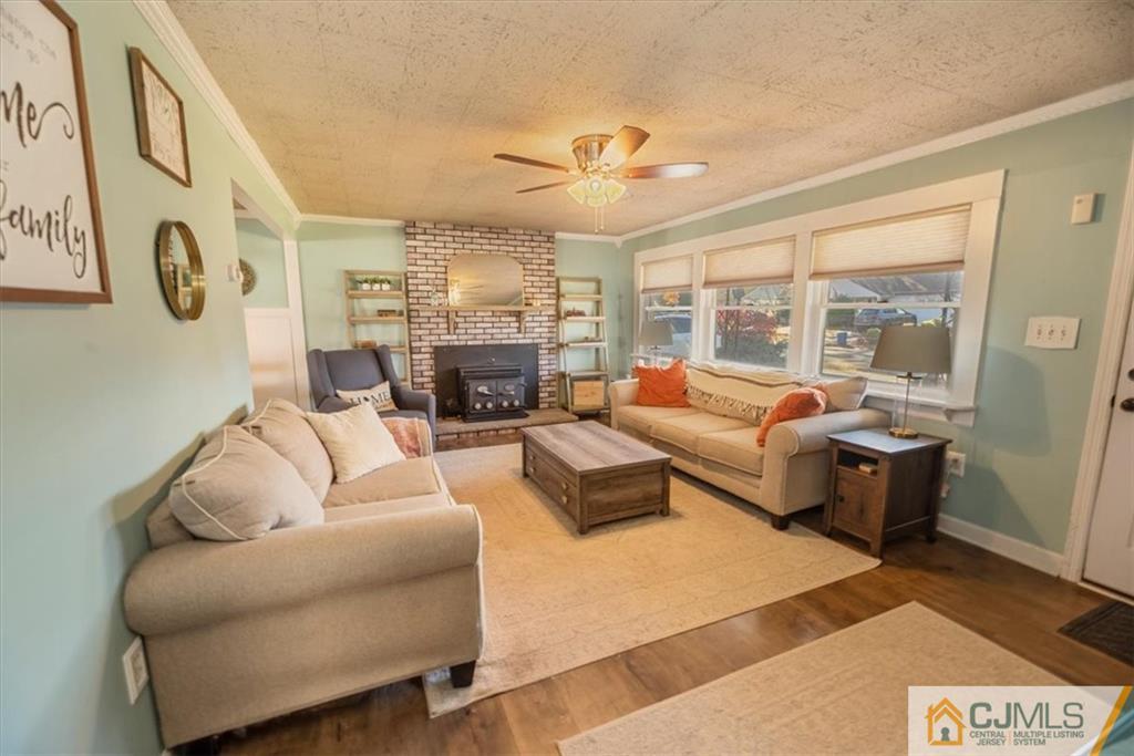 44 George Avenue Middlesex, NJ 08846 - Photo 5 of 24 Gallery Image 5