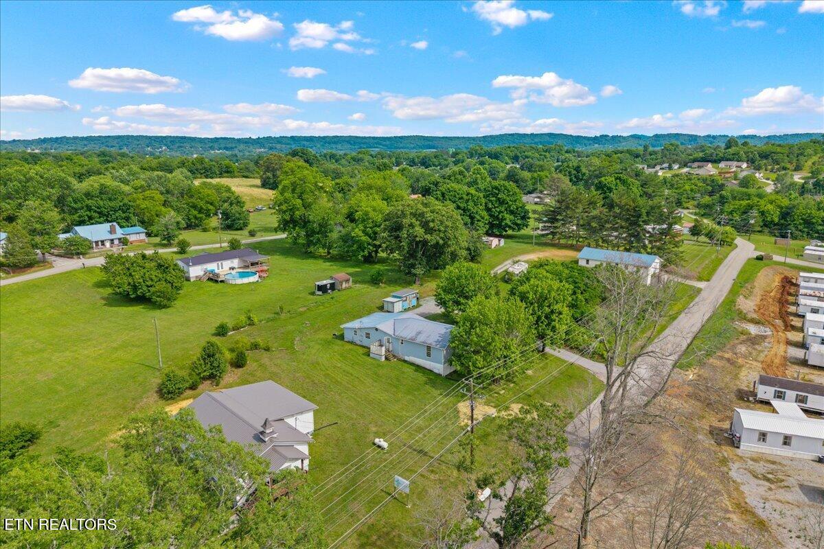 142 North Point Road Sweetwater, TN 37874 - Photo 5 of 34 32-142 North Point-25