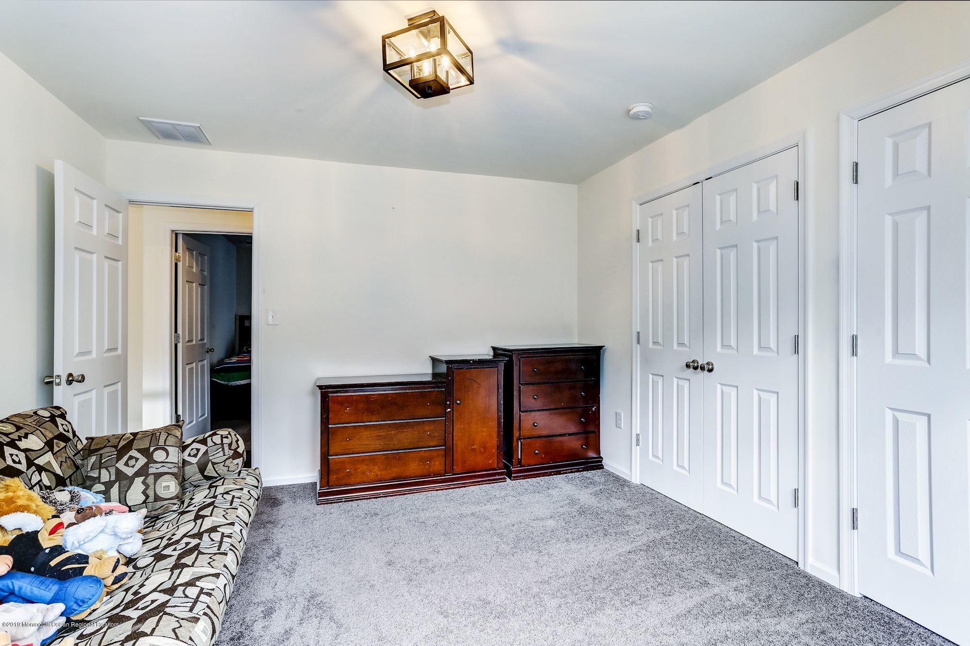 20 Pasadena Road Whiting, NJ 08759 - Photo 47 of 60 076_20_PASADENA_RD_251319_397547