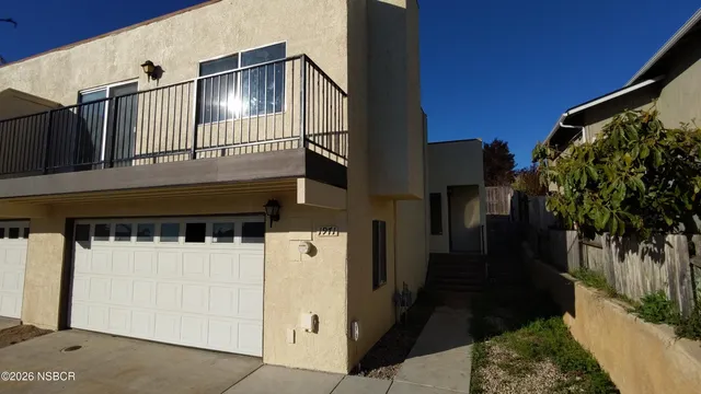 $2,750 | 1971 Moss Beach Court, Grover Beach, CA 93433