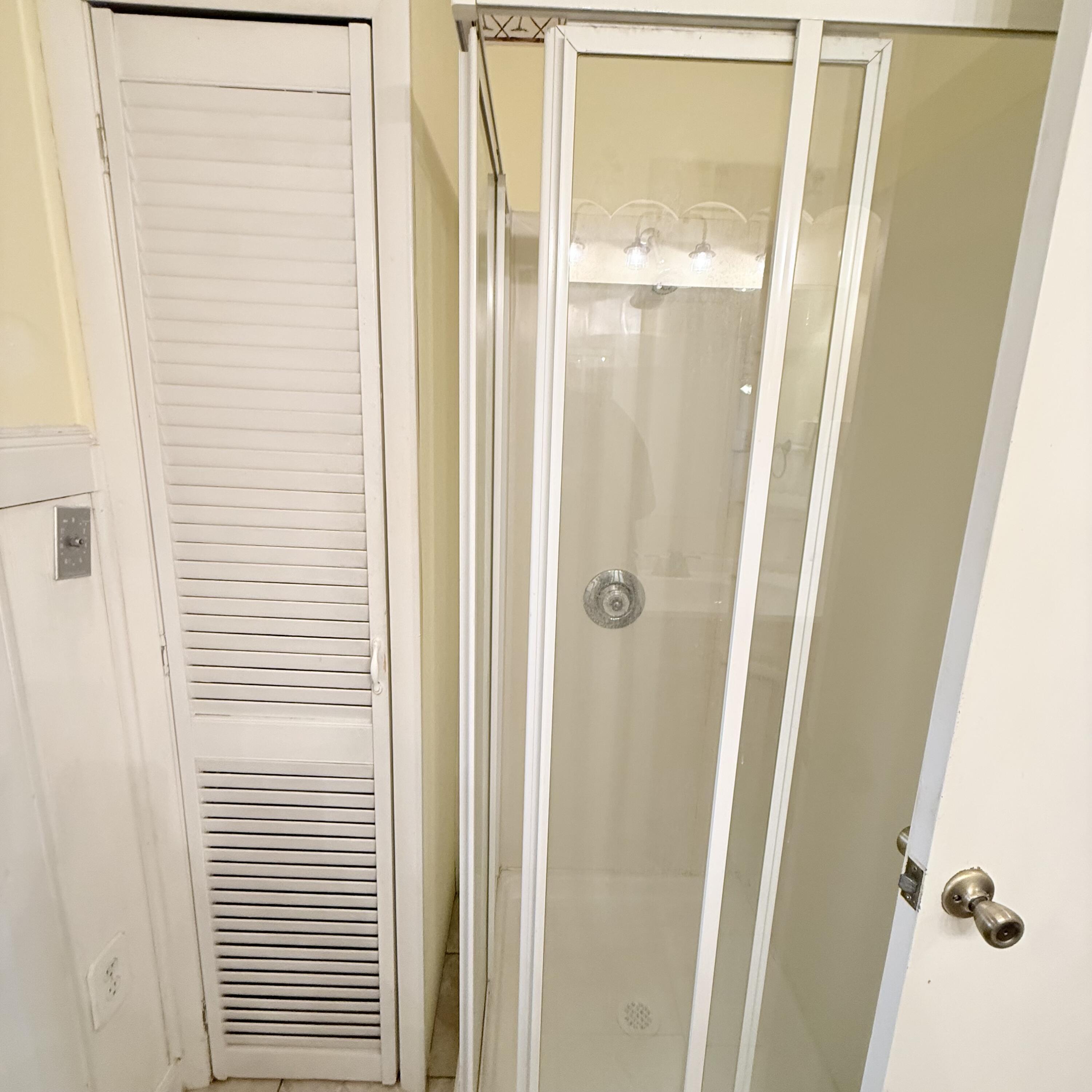 448 Baughman Avenue Marion, VA 24354 - Photo 22 of 43 a bathroom with a glass shower door