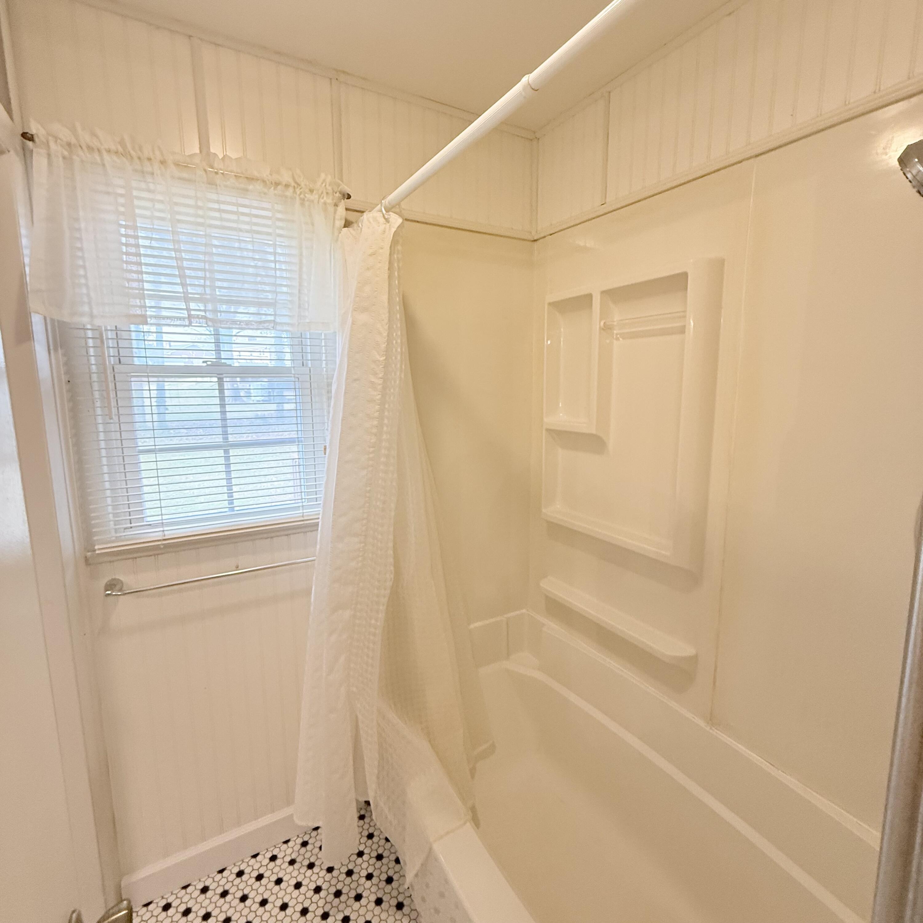 448 Baughman Avenue Marion, VA 24354 - Photo 29 of 43 a bathroom with a shower