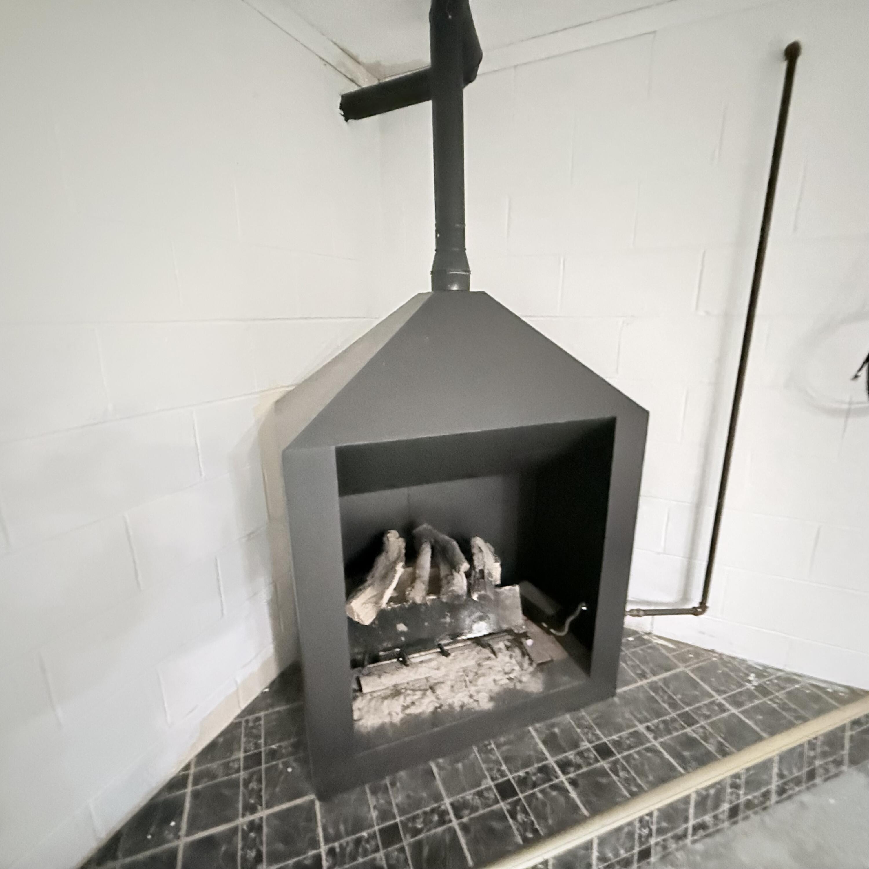 448 Baughman Avenue Marion, VA 24354 - Photo 38 of 43 a living room with furniture