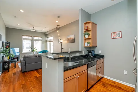 $446,000 | 309 Holland Lane, Unit 307, Alexandria, VA 22314