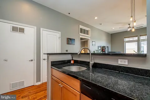 $446,000 | 309 Holland Lane, Unit 307, Alexandria, VA 22314