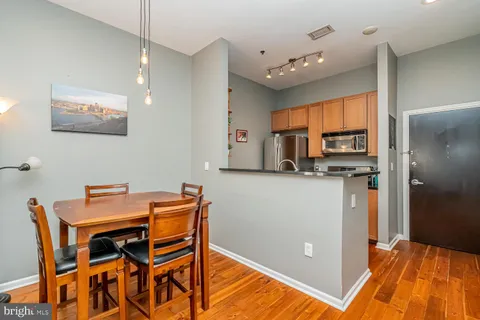 $446,000 | 309 Holland Lane, Unit 307, Alexandria, VA 22314