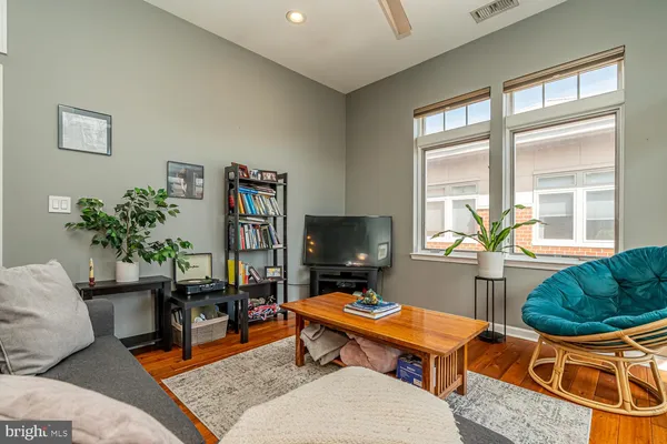 $446,000 | 309 Holland Lane, Unit 307, Alexandria, VA 22314