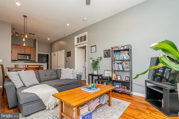 $446,000 | 309 Holland Lane, Unit 307, Alexandria, VA 22314