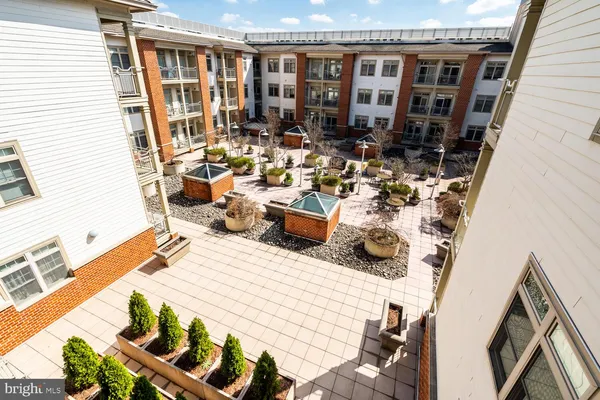 $446,000 | 309 Holland Lane, Unit 307, Alexandria, VA 22314