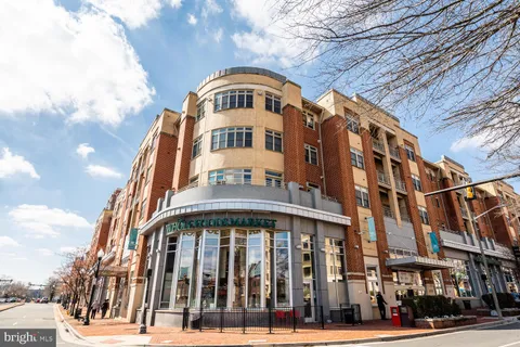 $446,000 | 309 Holland Lane, Unit 307, Alexandria, VA 22314