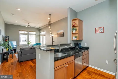 $446,000 | 309 Holland Lane, Unit 307, Alexandria, VA 22314