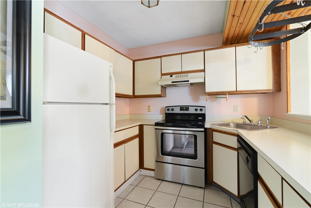223 High Street, Unit L Westerly, RI 02891 - Photo 5 of 15 Gallery Image 5