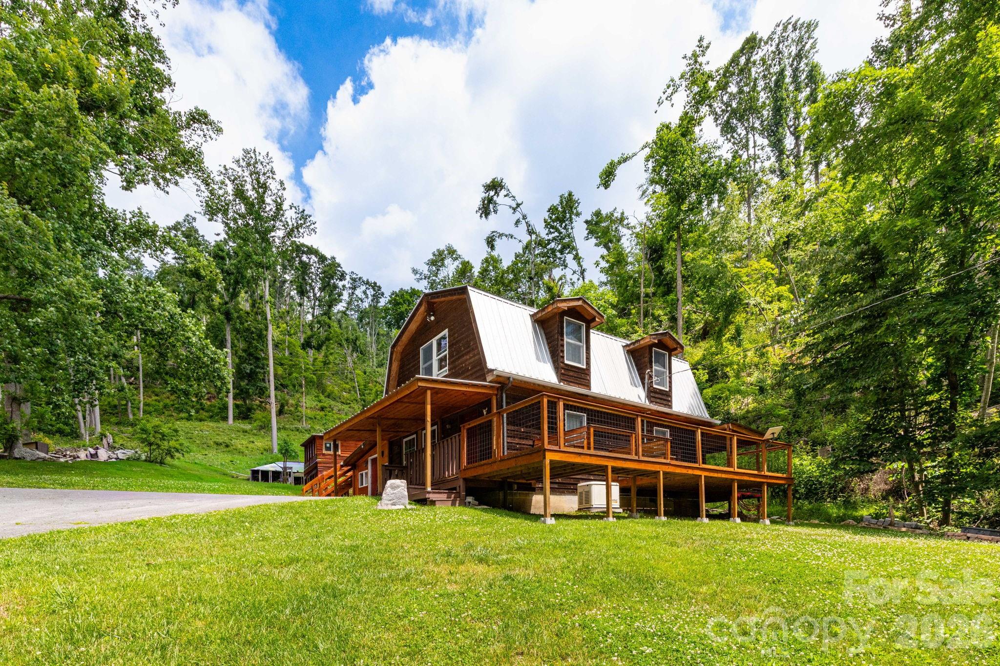 1014 Melton Branch Road Bakersville, NC 28705 - Photo 3 of 45