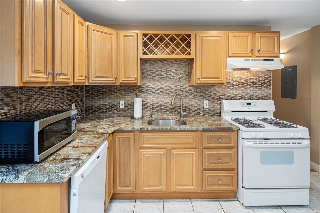 4646 Post Road, Unit 4 Warwick, RI 02818 - Photo 7 of 29
