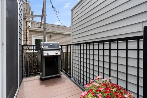 $1,225,000 | 610 North Damen Avenue, Chicago, IL 60612