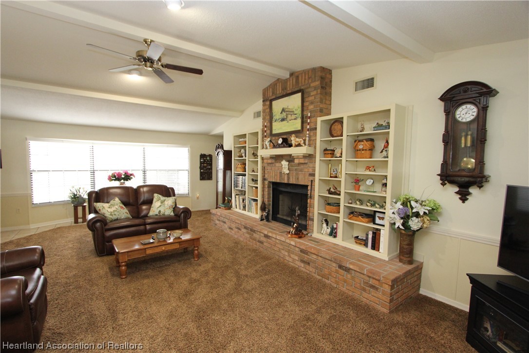 2904 Divot Road Sebring, FL 33872 - Photo 5 of 38 Gallery Image 5