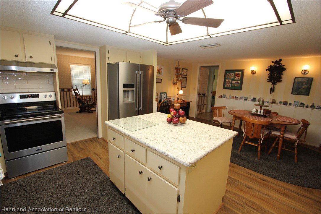 2904 Divot Road Sebring, FL 33872 - Photo 8 of 38 Gallery Image 8