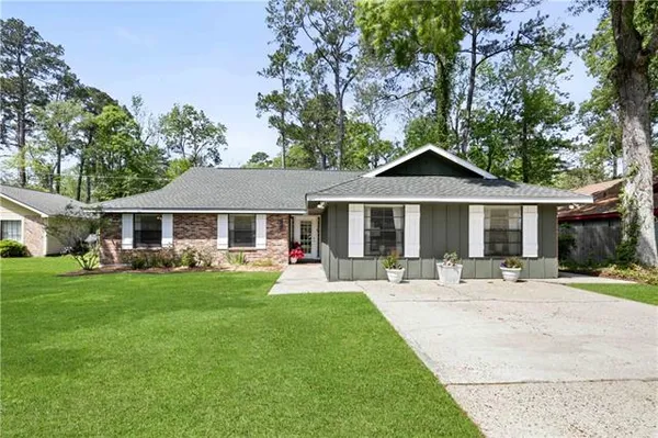 $335,000 | 516 Woodridge Boulevard, Mandeville, LA 70471