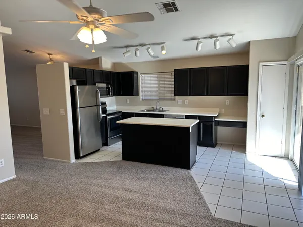 $1,995 | 3057 West Cat Balue Drive, Phoenix, AZ 85027