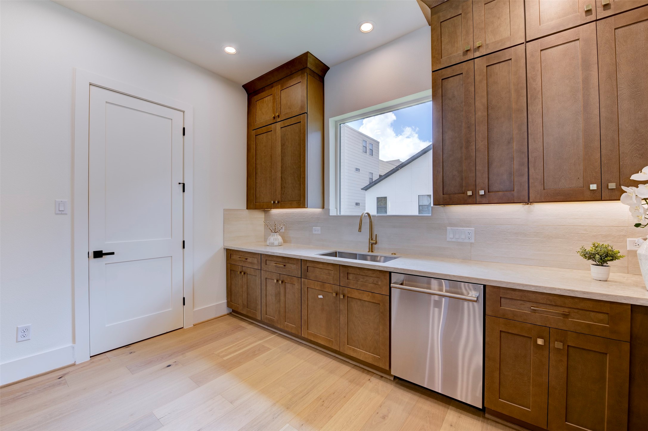 4511 Nolda Street Houston, TX 77007 - Photo 6 of 44