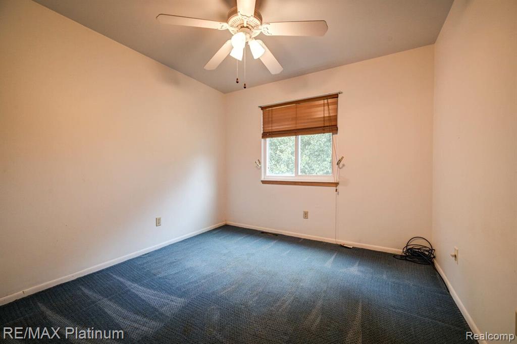 5341 Lobdell Road Fenton, MI 48430 - Photo 24 of 41