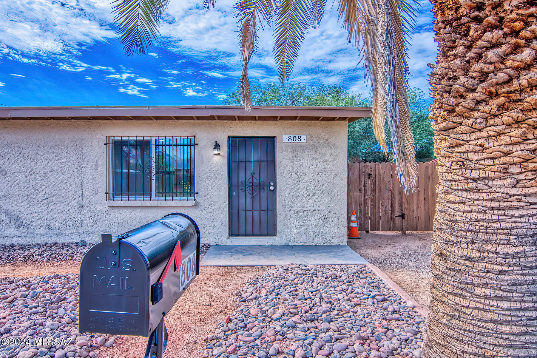 808 East Halcyon Road Tucson, AZ 85719 - Photo 4 of 49