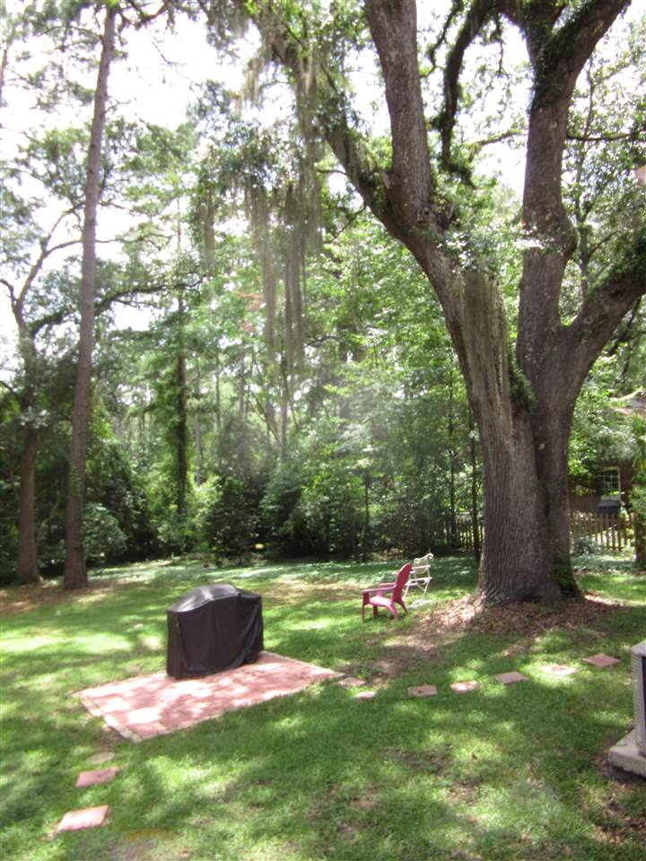 911 Lothian Drive Tallahassee, FL 32312 - Photo 2 of 25 Gallery Image 2