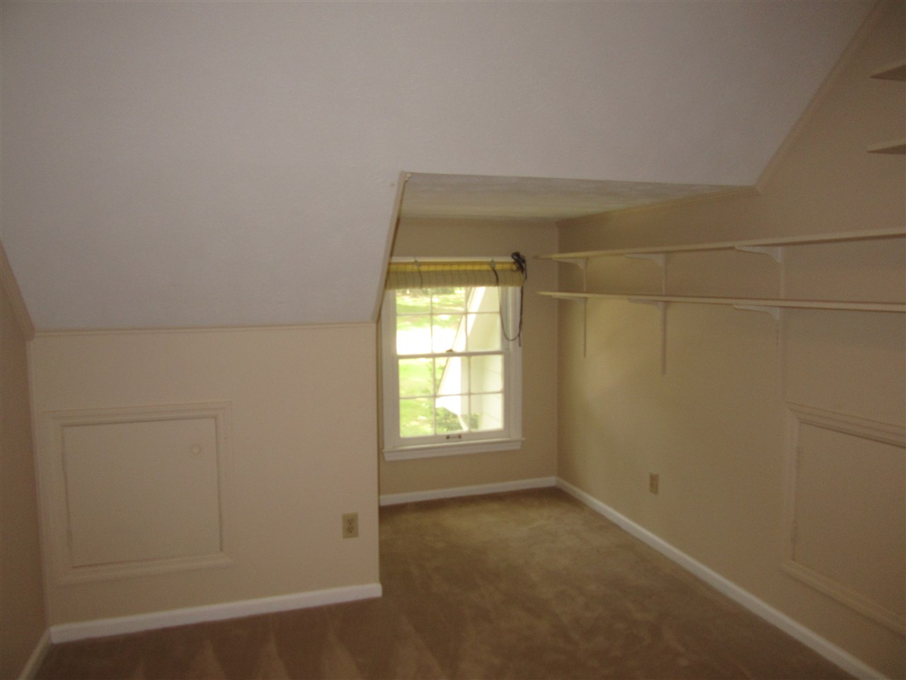911 Lothian Drive Tallahassee, FL 32312 - Photo 4 of 25 Gallery Image 4