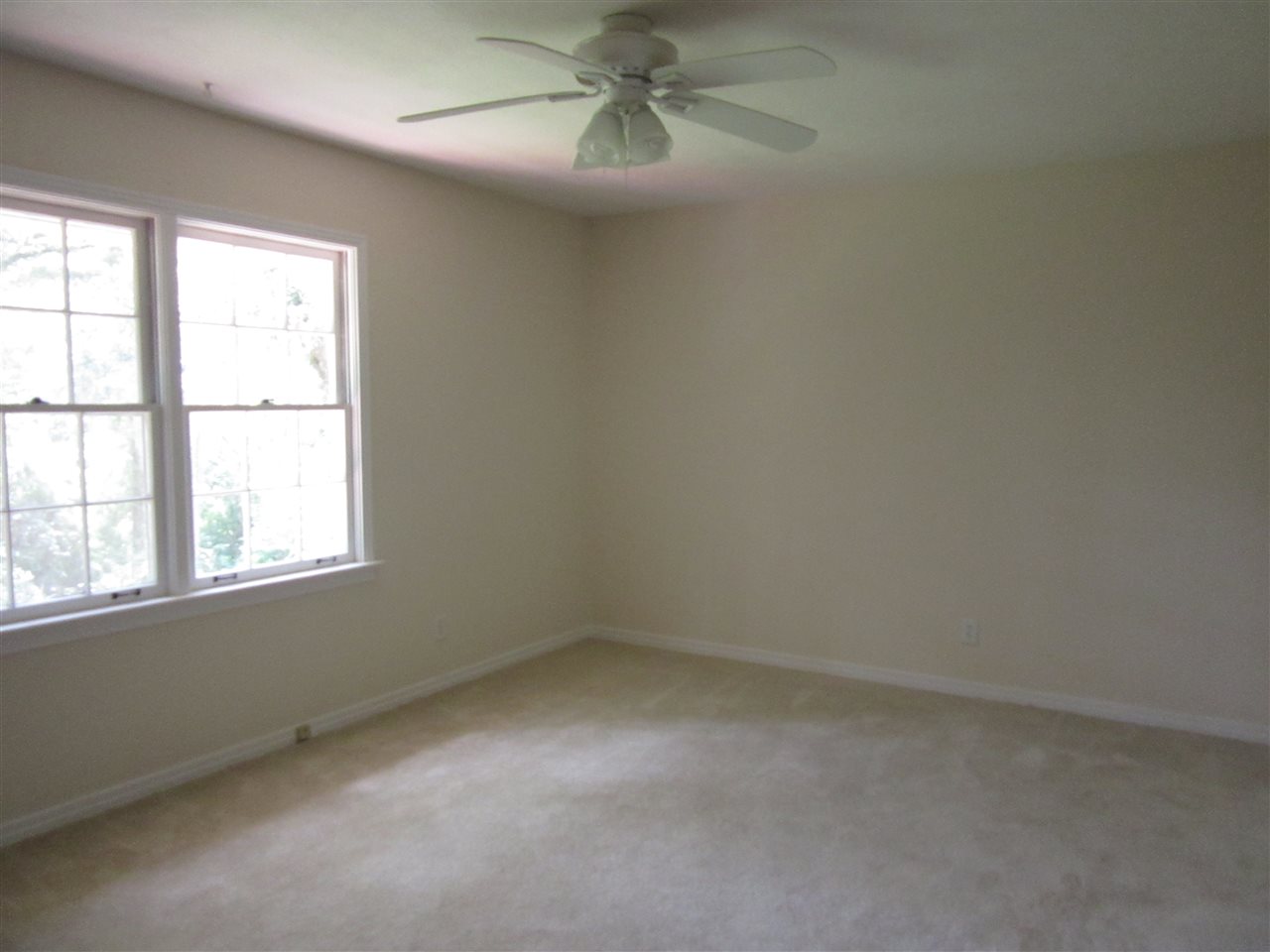 911 Lothian Drive Tallahassee, FL 32312 - Photo 9 of 25 Gallery Image 9
