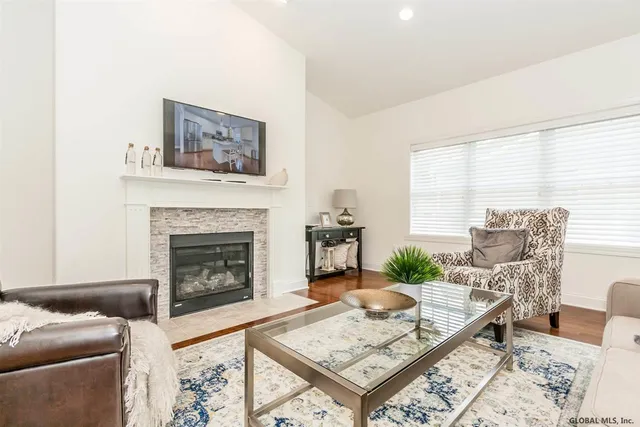 $631,500 | 81 Lakepointe Way, Saratoga Springs, NY 12866