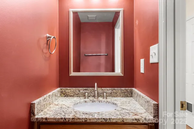 $287,500 | 6708 Vlosi Drive, Charlotte, NC 28226