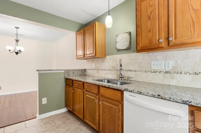 $287,500 | 6708 Vlosi Drive, Charlotte, NC 28226