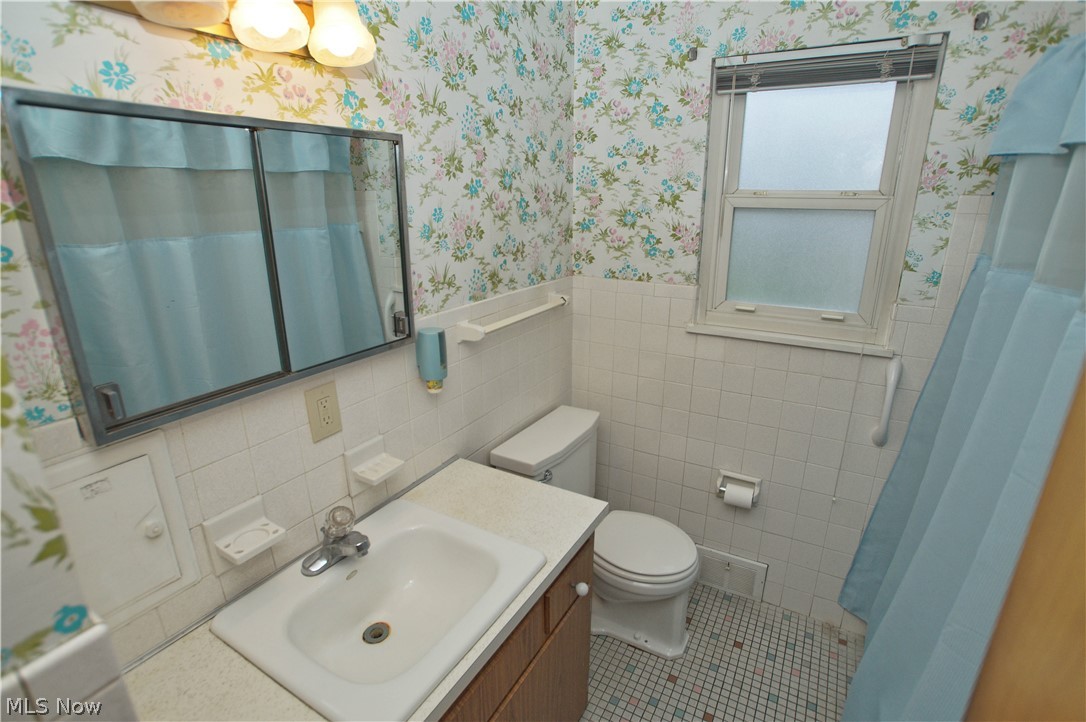 1530 Mapledale Road Wickliffe, OH 44092 - Photo 10 of 27 Gallery Image 10