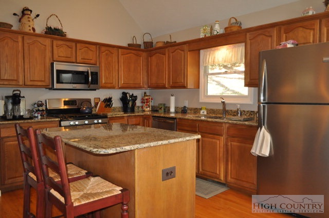 833 Pine Hill Road Boone, NC 28607 - Photo 3 of 32 Gallery Image 3
