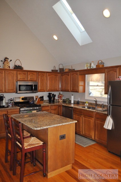 833 Pine Hill Road Boone, NC 28607 - Photo 4 of 32 Gallery Image 4