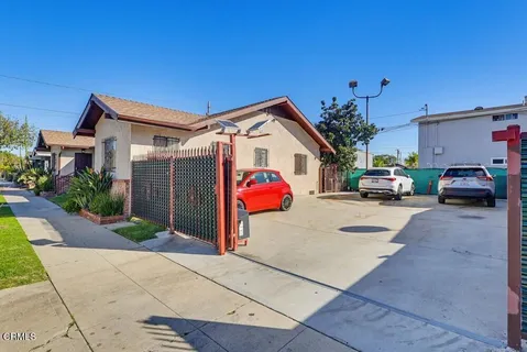 $2,300 | 1020 Cerritos Avenue, Long Beach, CA 90813