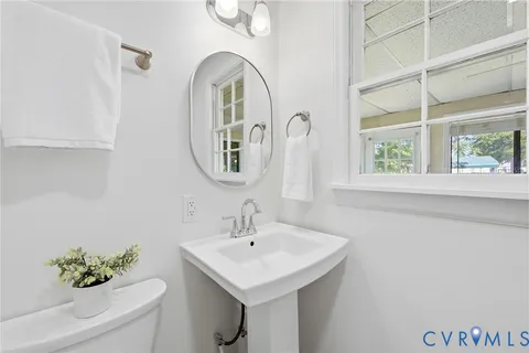 $329,950 | 323 Washington Avenue, Colonial Heights, VA 23834