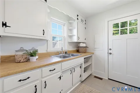 $329,950 | 323 Washington Avenue, Colonial Heights, VA 23834
