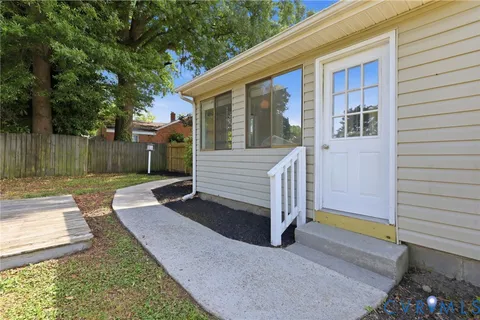 $329,950 | 323 Washington Avenue, Colonial Heights, VA 23834